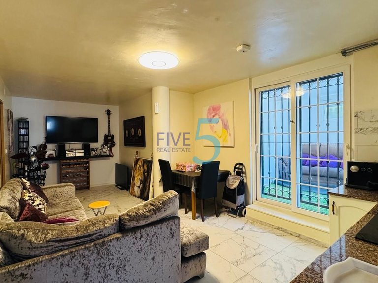 Villa for Sale in Alicante, Valencia 18