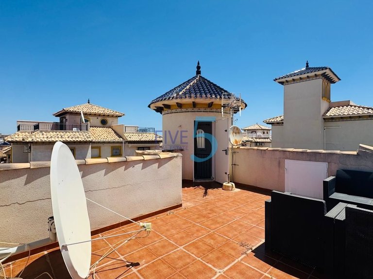 Villa for Sale in Alicante, Valencia 30