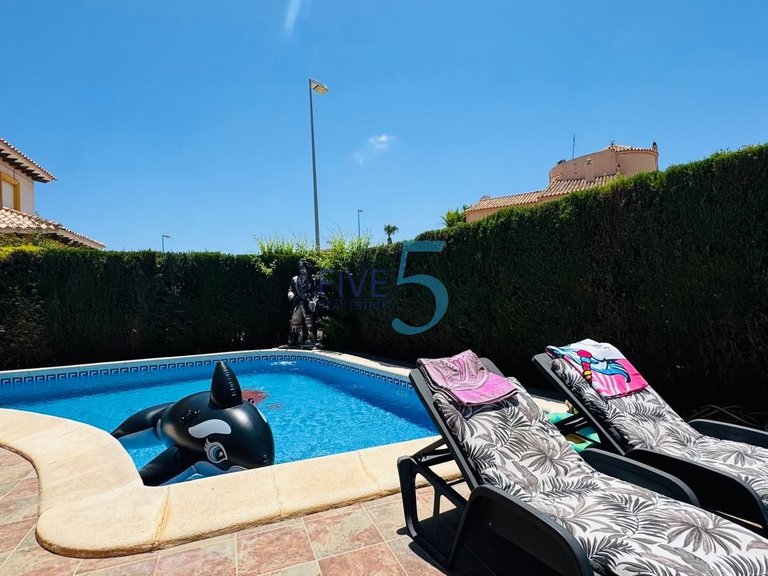 Villa for Sale in Alicante, Valencia 25