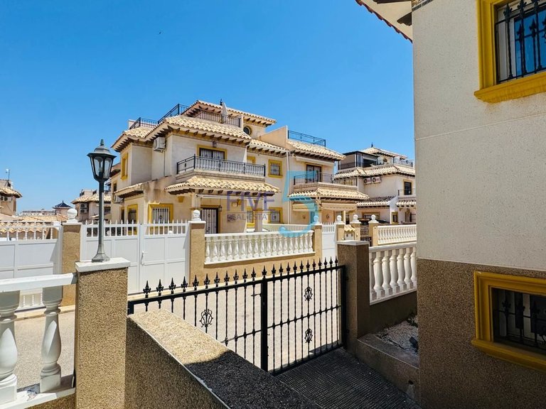 Villa for Sale in Alicante, Valencia 23