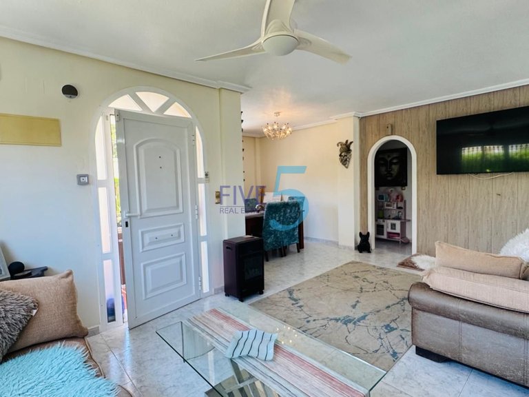 Villa for Sale in Alicante, Valencia 8