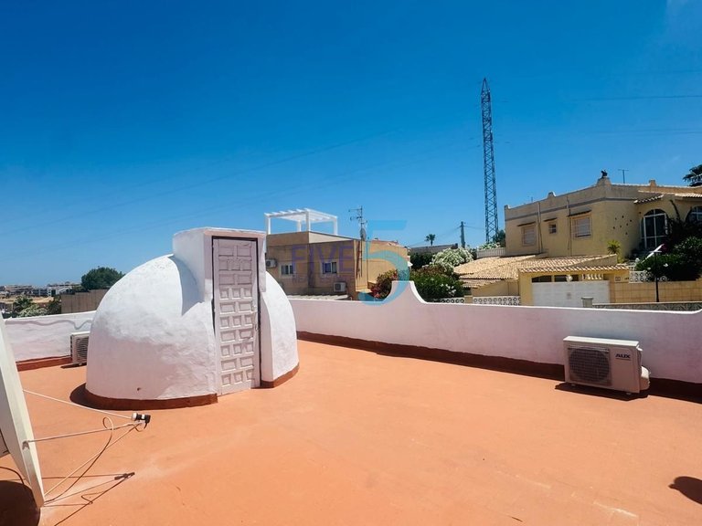 Villa for Sale in Alicante, Valencia 20