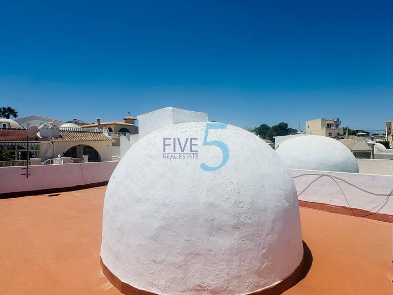 Villa for Sale in Alicante, Valencia 21