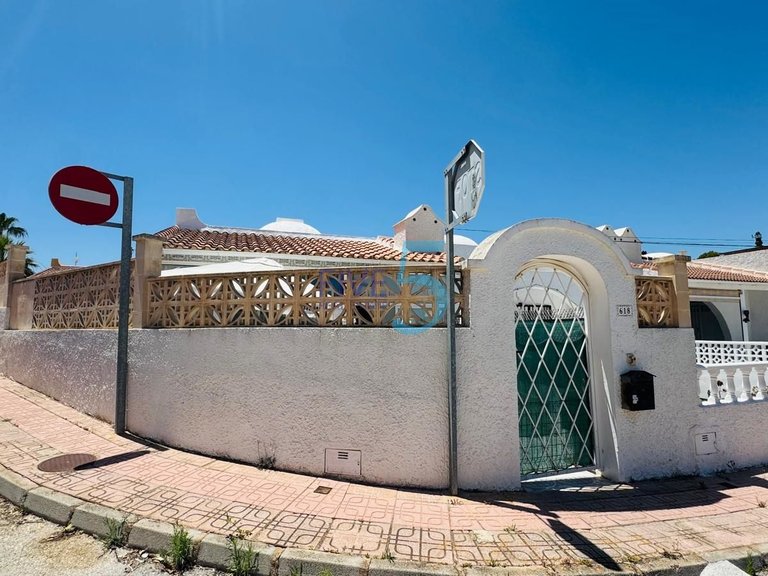 Villa for Sale in Alicante, Valencia 23