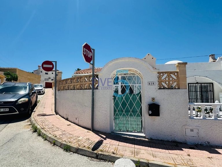 Villa for Sale in Alicante, Valencia 24