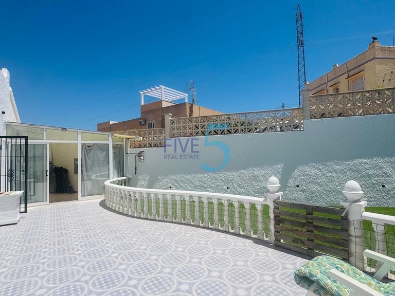 Villa for Sale in Alicante, Valencia 16