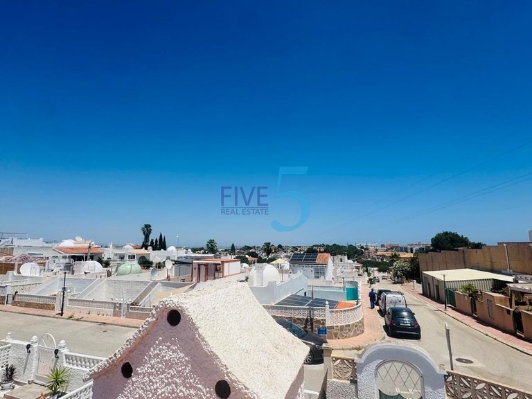 Villa for Sale in Alicante, Valencia 22