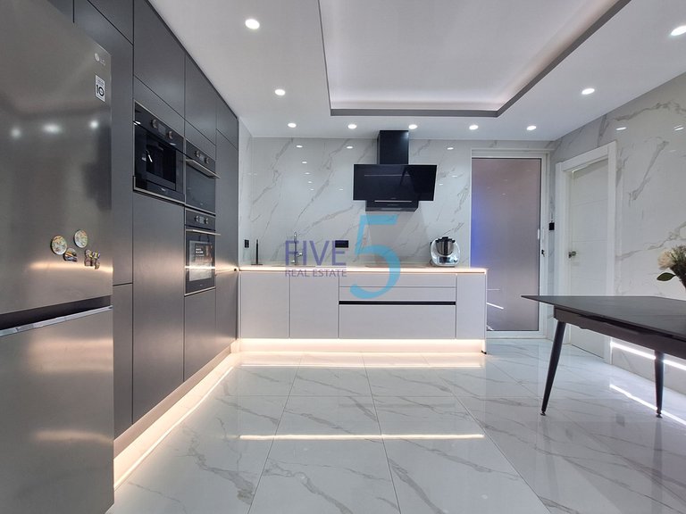 Apartment for Sale in Alicante, Valencia 8