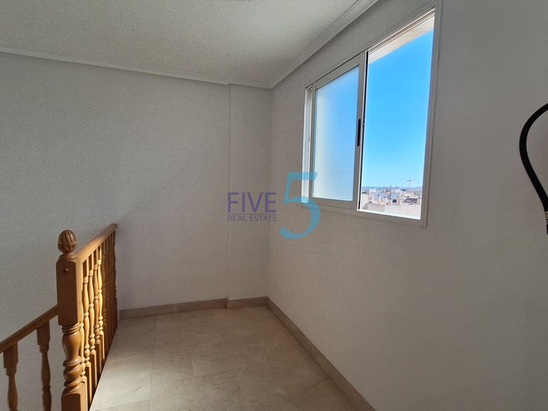 Apartment for Sale in Alicante, Valencia 42