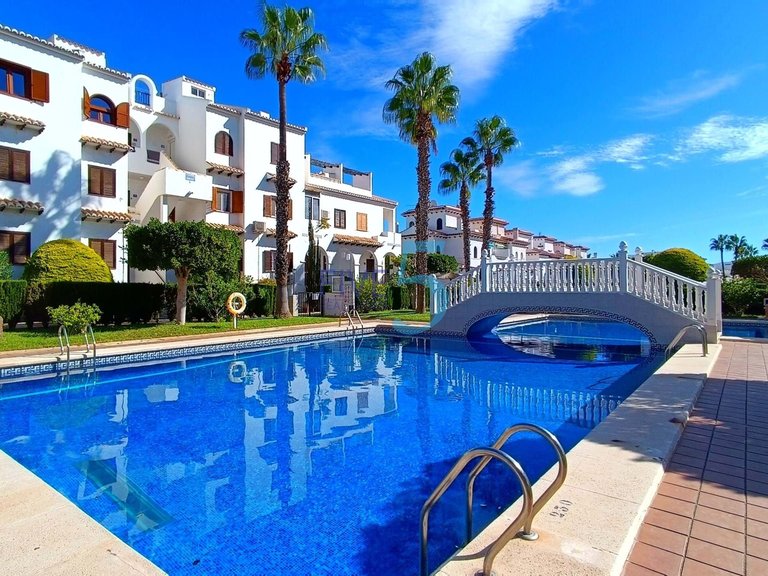 Apartment for Sale in Alicante, Valencia 1