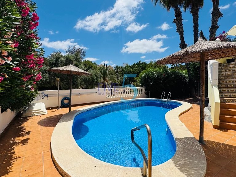 Villa for Sale in Alicante, Valencia 2