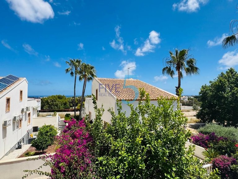 Villa for Sale in Alicante, Valencia 24