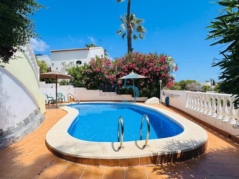 Villa for Sale in Alicante, Valencia 29