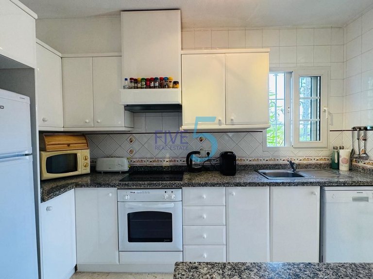 Villa for Sale in Alicante, Valencia 6