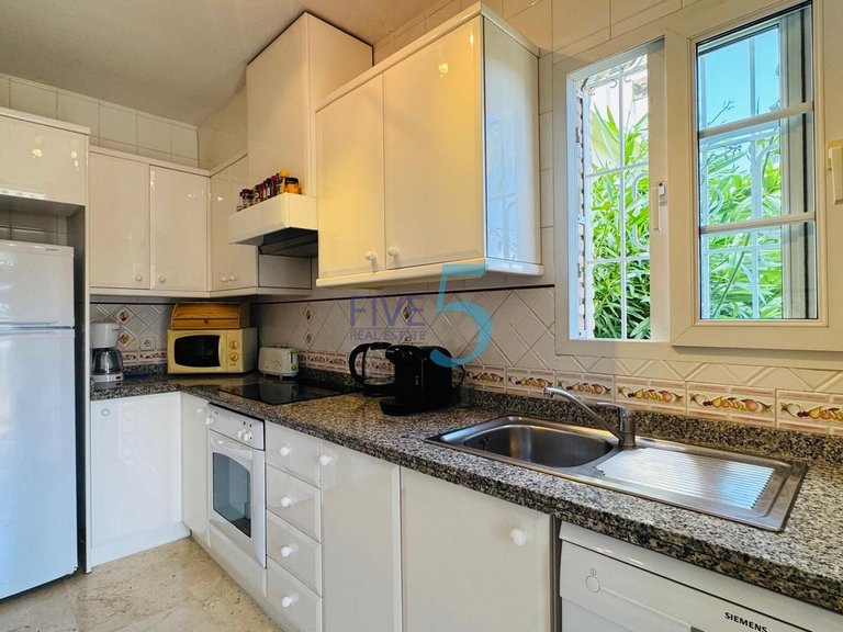 Villa for Sale in Alicante, Valencia 4