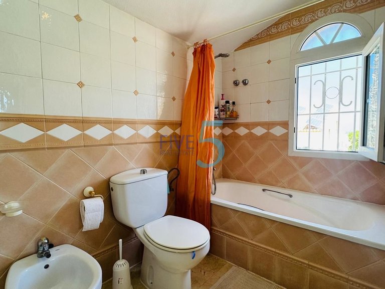 Villa for Sale in Alicante, Valencia 17