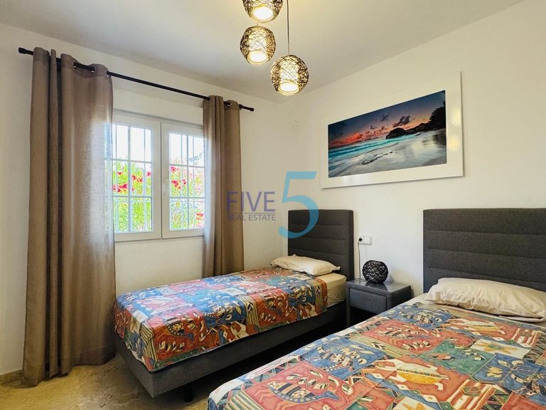 Villa for Sale in Alicante, Valencia 11