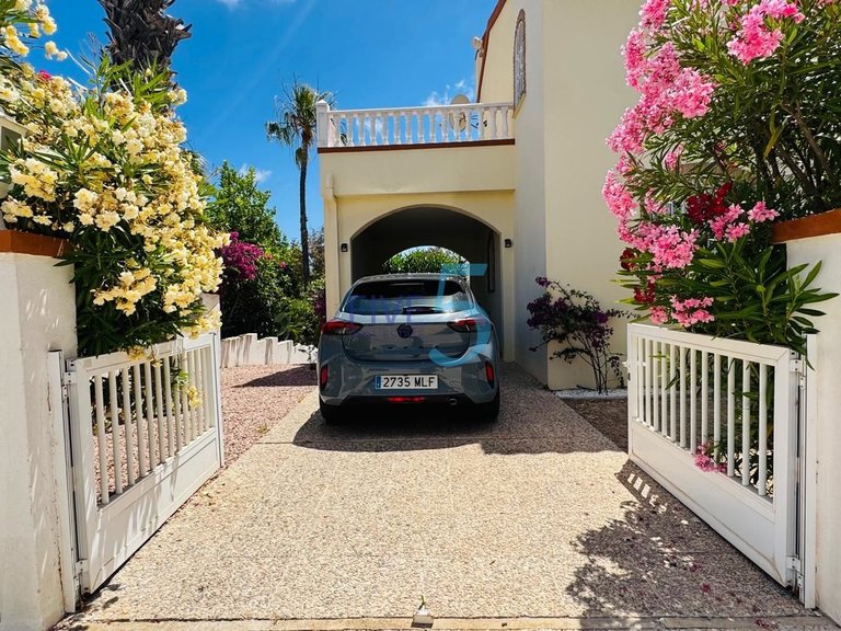 Villa for Sale in Alicante, Valencia 35