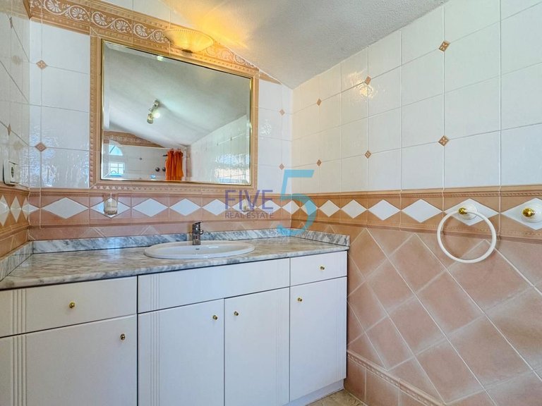Villa for Sale in Alicante, Valencia 18