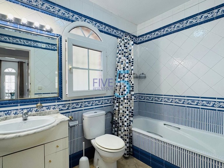 Villa for Sale in Alicante, Valencia 10