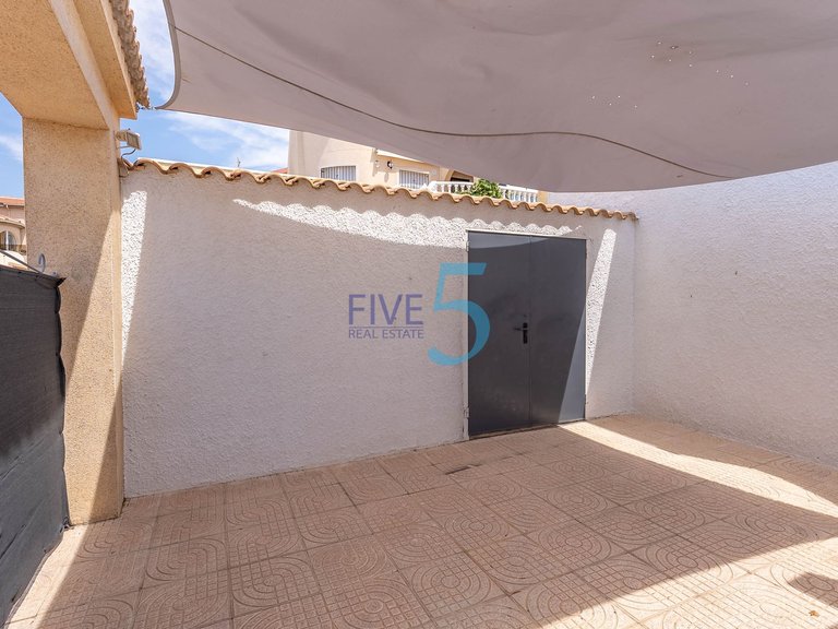 Villa for Sale in Alicante, Valencia 30
