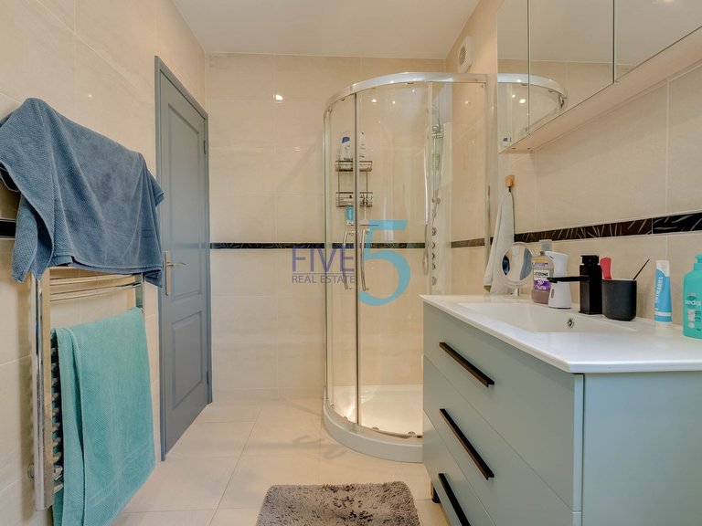 Villa for Sale in Alicante, Valencia 16