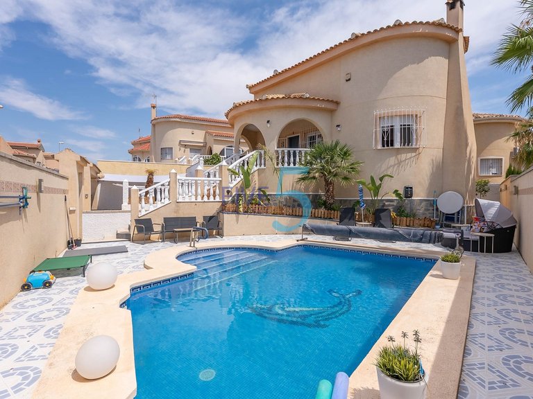 Villa for Sale in Alicante, Valencia 27