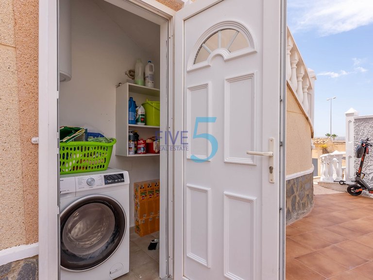 Villa for Sale in Alicante, Valencia 29