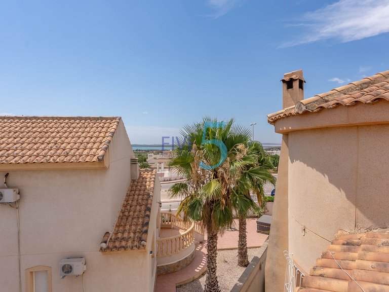 Villa for Sale in Alicante, Valencia 35