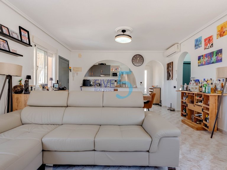 Villa for Sale in Alicante, Valencia 6