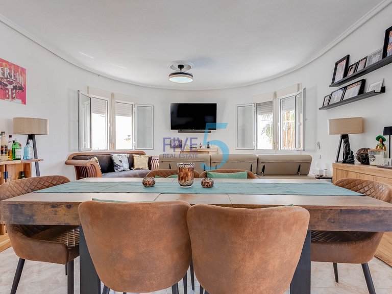 Villa for Sale in Alicante, Valencia 7