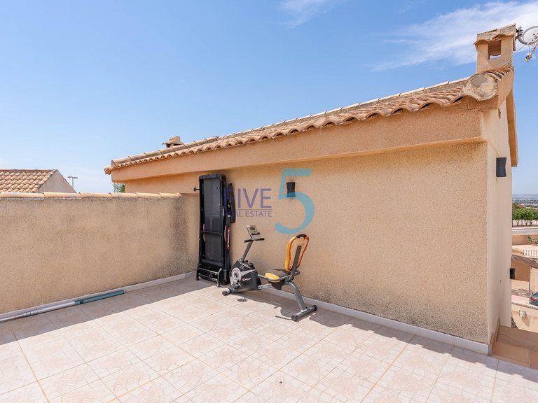 Villa for Sale in Alicante, Valencia 33