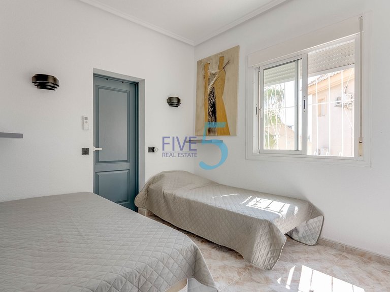 Villa for Sale in Alicante, Valencia 17