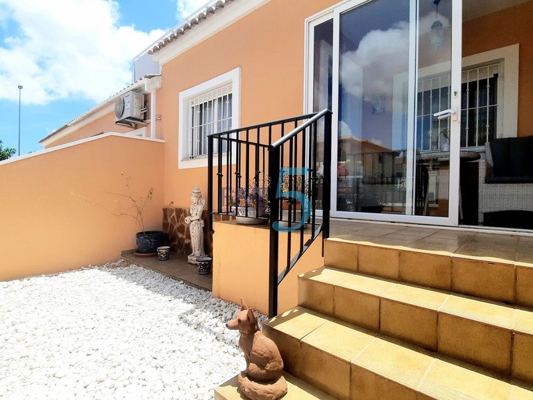Villa for Sale in Alicante, Valencia 4