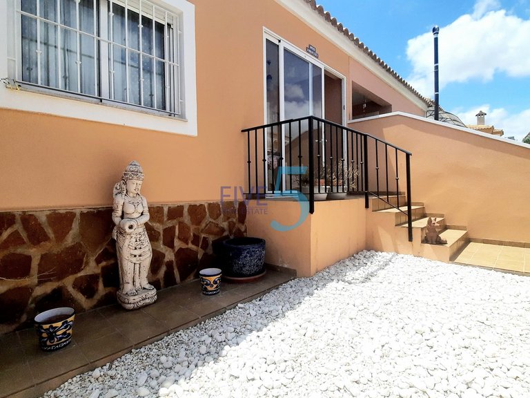 Villa for Sale in Alicante, Valencia 5