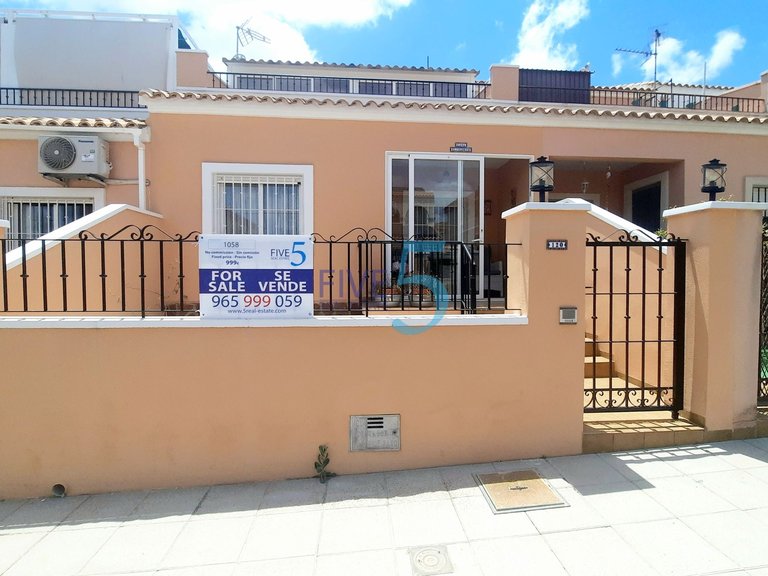 Villa for Sale in Alicante, Valencia 1