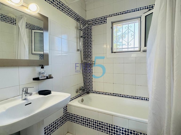 Apartment for Sale in Alicante, Valencia 12