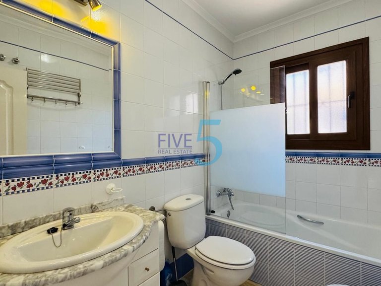 Villa for Sale in Alicante, Valencia 12