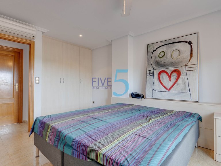 Villa for Sale in Alicante, Valencia 23