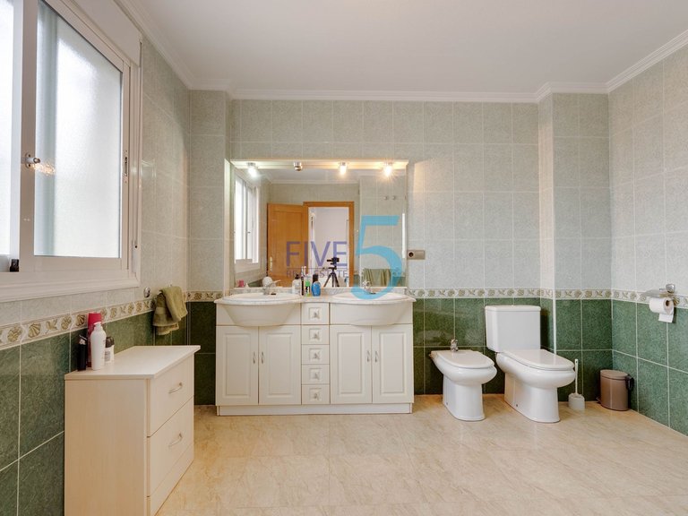 Villa for Sale in Alicante, Valencia 25