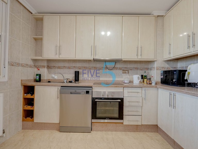 Villa for Sale in Alicante, Valencia 11