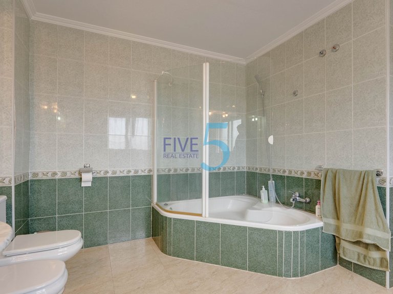 Villa for Sale in Alicante, Valencia 26