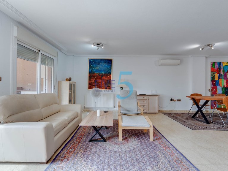 Villa for Sale in Alicante, Valencia 5