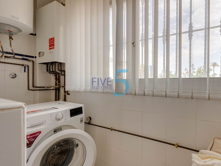 Villa for Sale in Alicante, Valencia 13