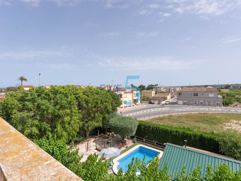 Villa for Sale in Alicante, Valencia 31