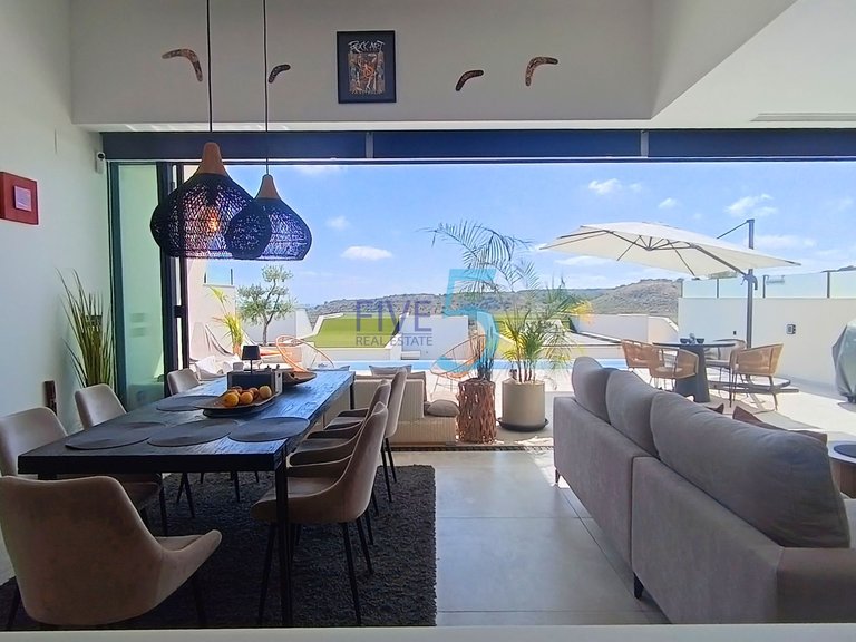 Villa for Sale in Alicante, Valencia 2