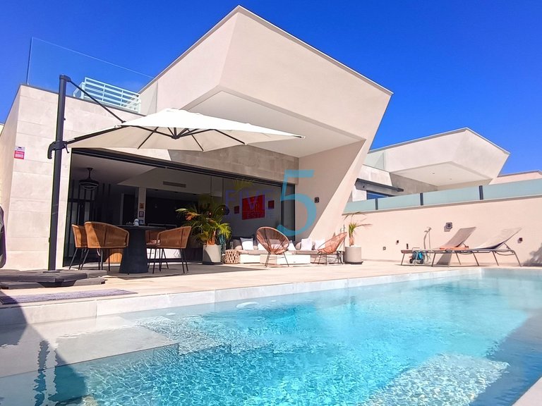 Villa for Sale in Alicante, Valencia 1