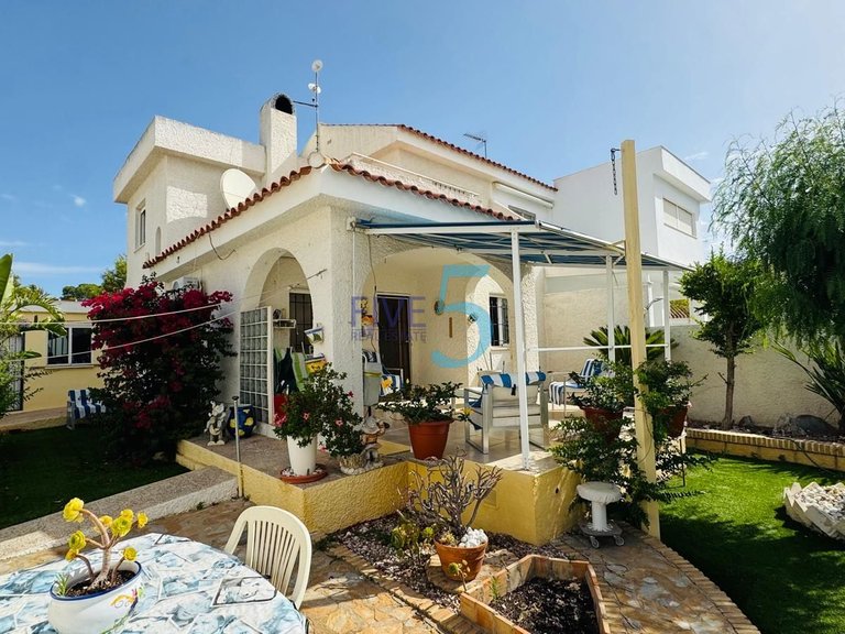 Villa for Sale in Alicante, Valencia 1