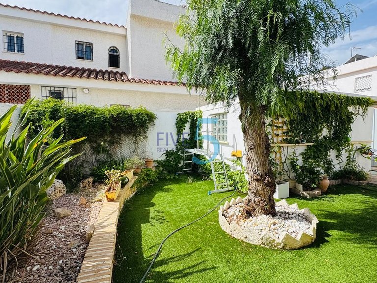 Villa for Sale in Alicante, Valencia 26