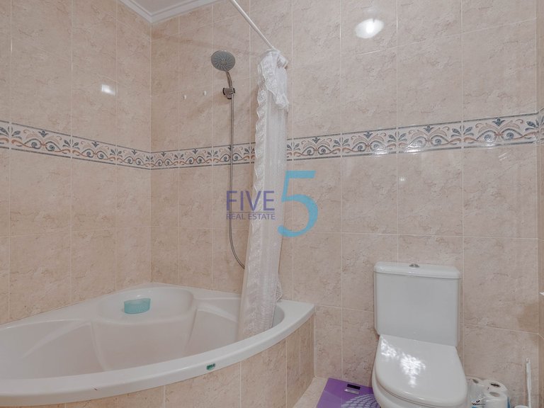 Villa for Sale in Alicante, Valencia 21